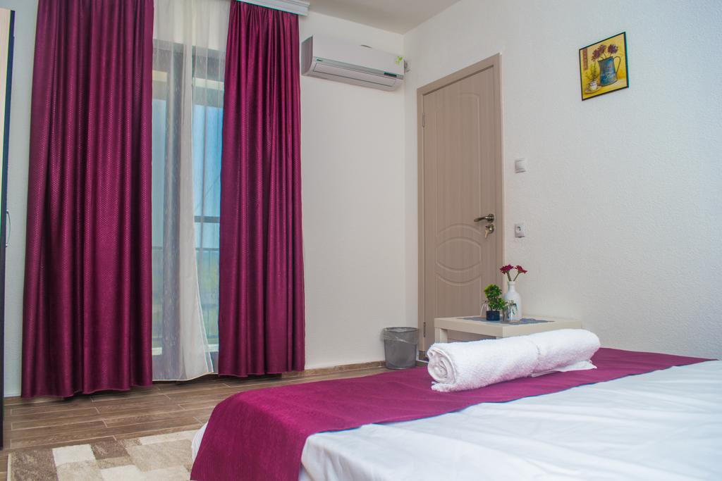 Bed & Breakfast Delikates Stojakovo エクステリア 写真