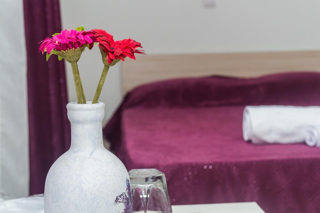 Bed & Breakfast Delikates Stojakovo エクステリア 写真