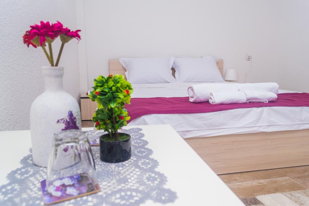 Bed & Breakfast Delikates Stojakovo エクステリア 写真
