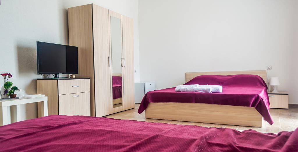 Bed & Breakfast Delikates Stojakovo エクステリア 写真
