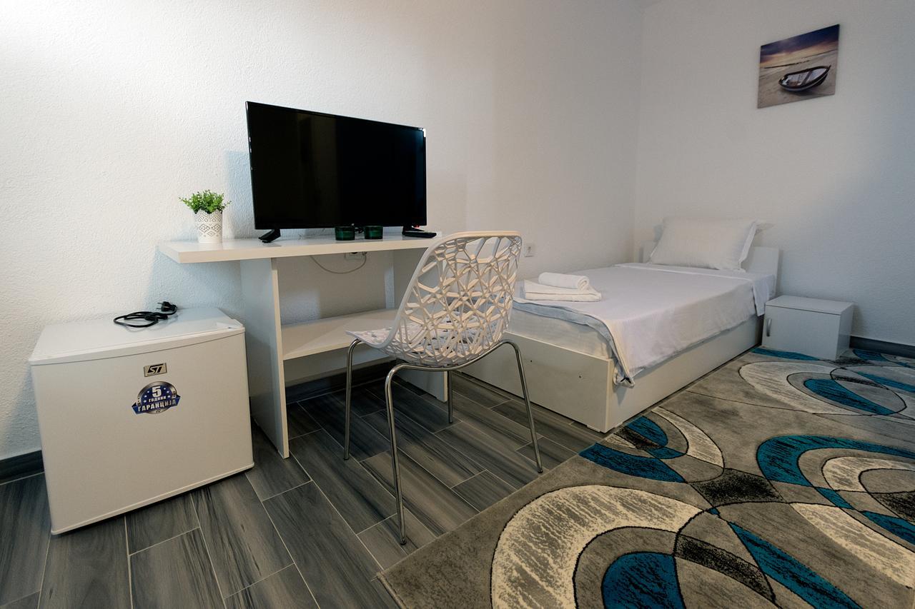 Bed & Breakfast Delikates Stojakovo エクステリア 写真