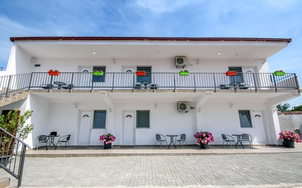 Bed & Breakfast Delikates Stojakovo エクステリア 写真
