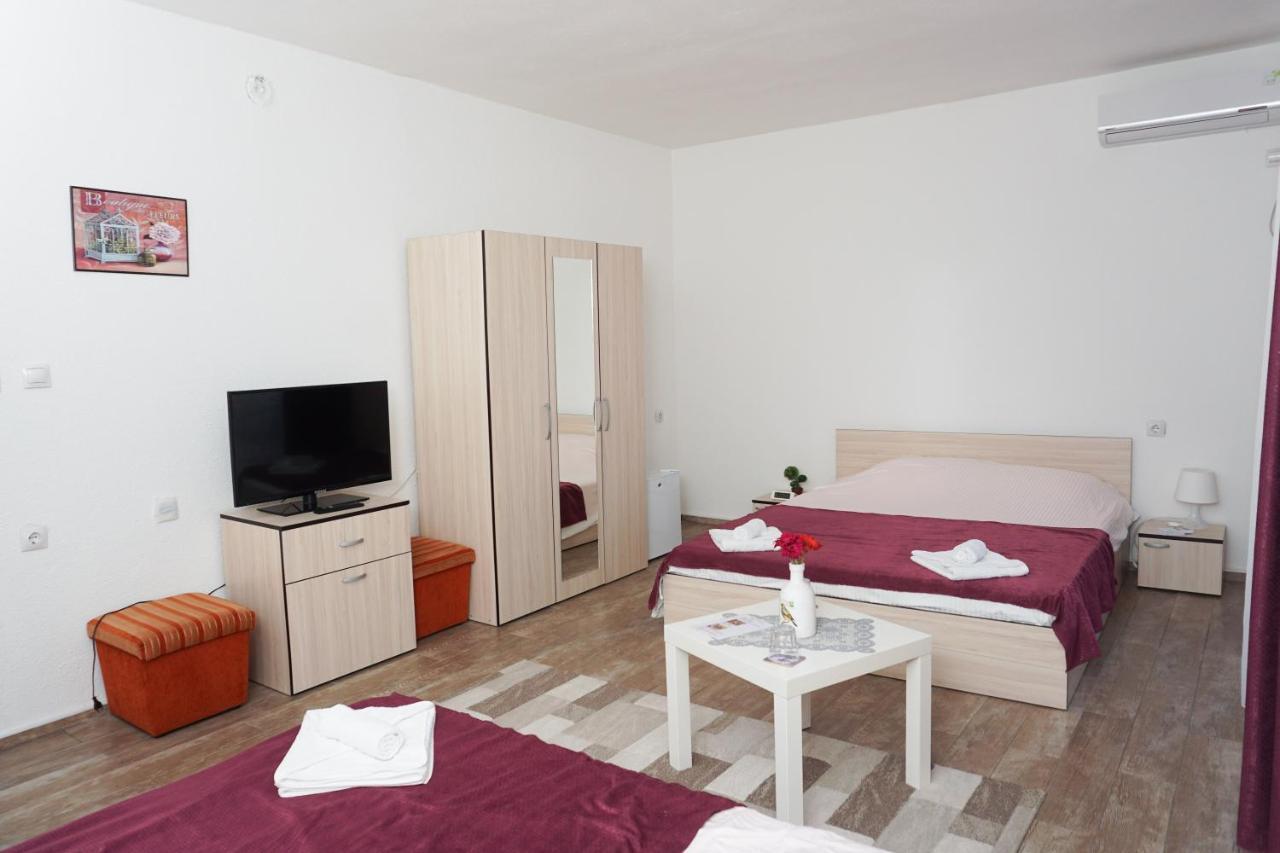 Bed & Breakfast Delikates Stojakovo エクステリア 写真