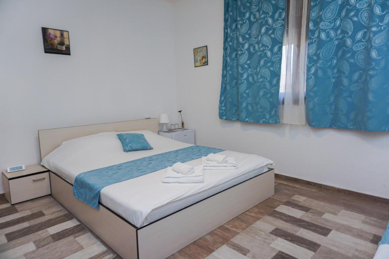 Bed & Breakfast Delikates Stojakovo エクステリア 写真