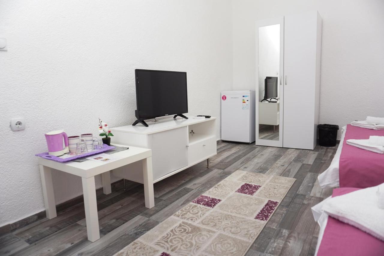 Bed & Breakfast Delikates Stojakovo エクステリア 写真